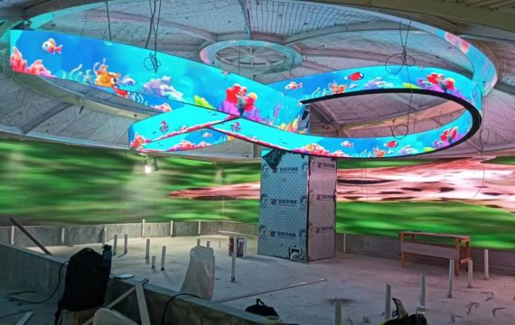 Mobius Ring Curved led display