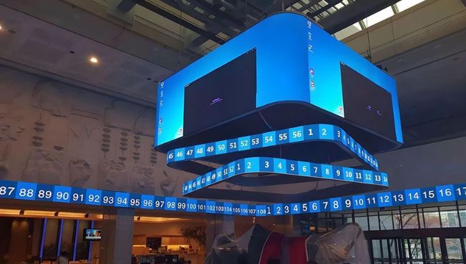 Advantages Of Creative Curved Led Display