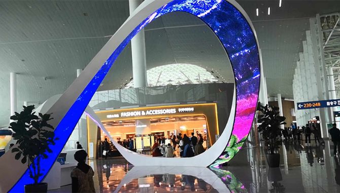 Flexible led display features