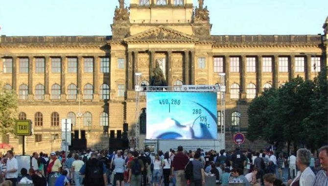 Advantages of church led display