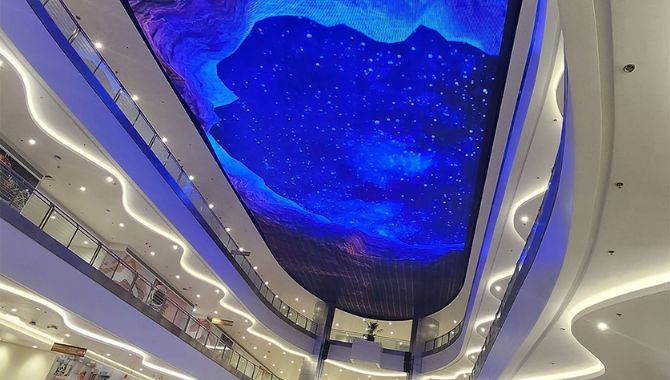 Shopping mall led display features